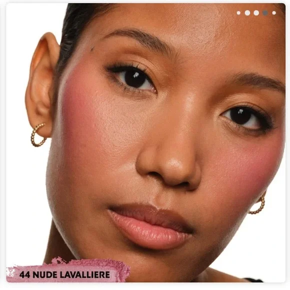 YSL Make Me Blush 24 Hr Buildable Blush - 44 Nude Lavalliere - Picture 3 of 4